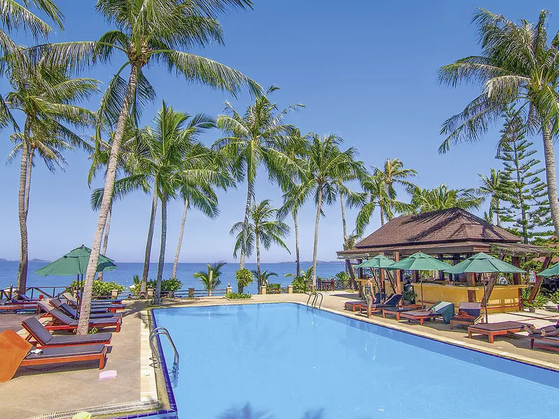 Bazen hotela Coco Palm Beach Resort ob peščeni plaži